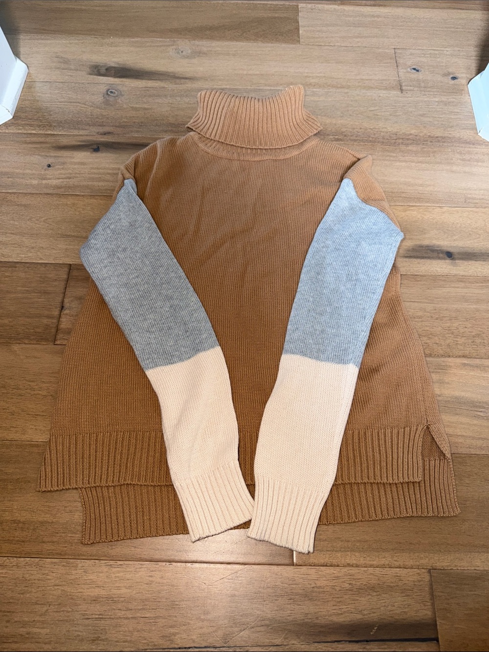 Tularosa Tan Turtleneck Sweater with Gray & Cream Sleeves XS TULAROSA